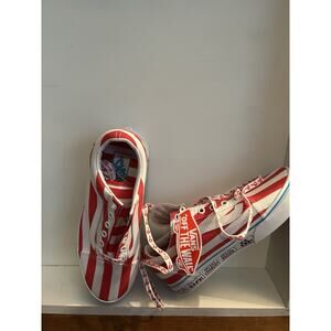 Where’s Waldo Vans Canvase Shoes Brand New In The Box Size6 Men’s 7.5 Woman’s